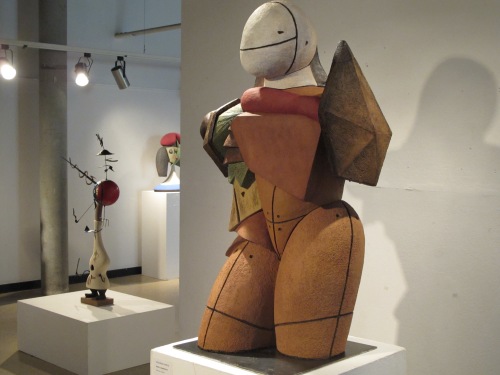 2.De Chirico, Miró, Picasso —creación de José Luis Caballero—  (fotografía CFB) 